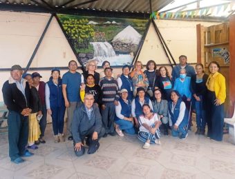 Representantes de Manos Unidas junto a facilitadores de Fundación Tierra Nueva y miembros de Santo Tomás